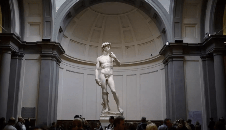 大衛像曾被淫穢及不雅物品審裁處列為「不雅」。微博@奮鬥在意大利 大衛像曾被淫穢及不雅物品審裁處列為「不雅」。微博@奮鬥在意大利